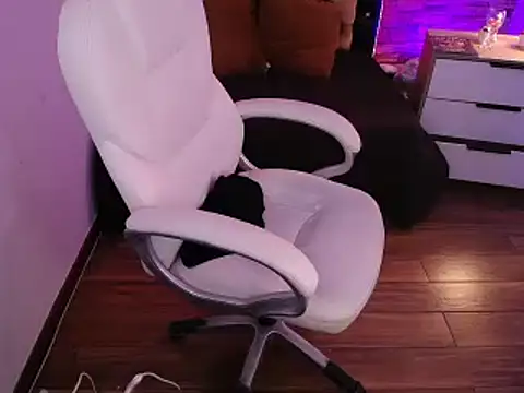 Alexaamoon  online show from 6, 3, 2025