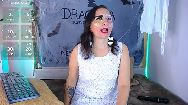 Alexaamoon  online show from 19, 10, 2025