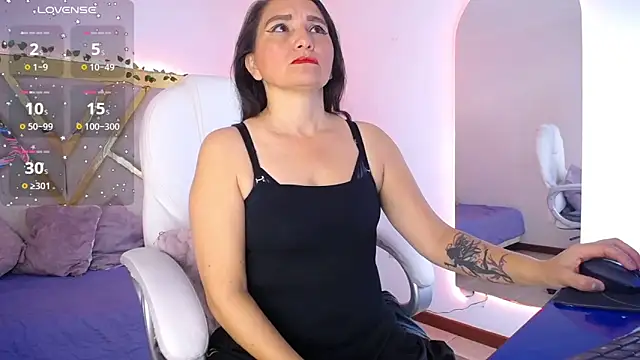 Alexaamoon  online show from 6, 11, 2025