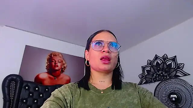 Snapshot of Taliana36 chatting on 5, 3, 2025 Taliana36 online show from 5, 3, 2025