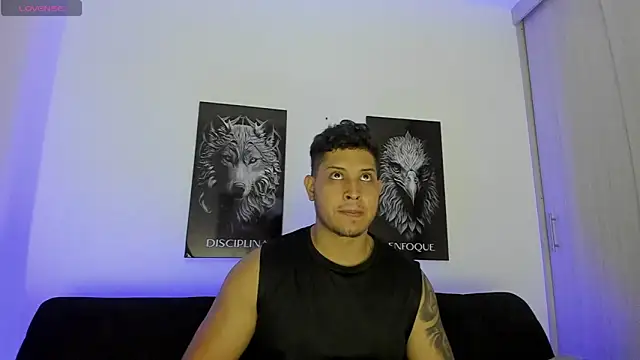 Snapshot of JohanSmith chatting on 31, 10, 2025 JohanSmith online show from 31, 10, 2025