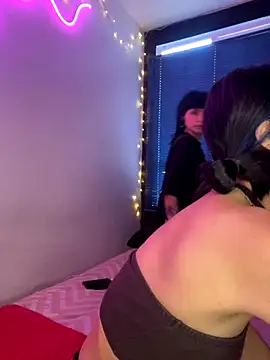 Snapshot of mavimist__ chatting on 16, 11, 2025 mavimist online show from 16, 11, 2025