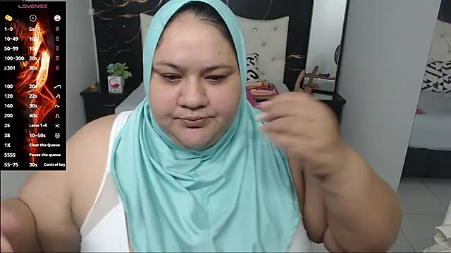 Aaliyah11 online show from 5, 2, 2025