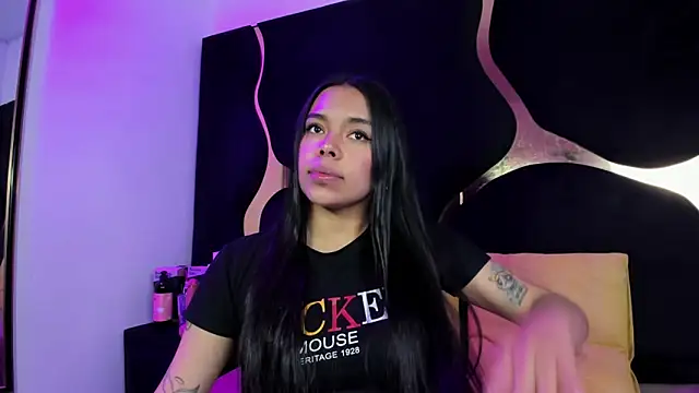 Snapshot of ZoeWan69 chatting on 15, 10, 2025 ZoeWan69 online show from 15, 10, 2025