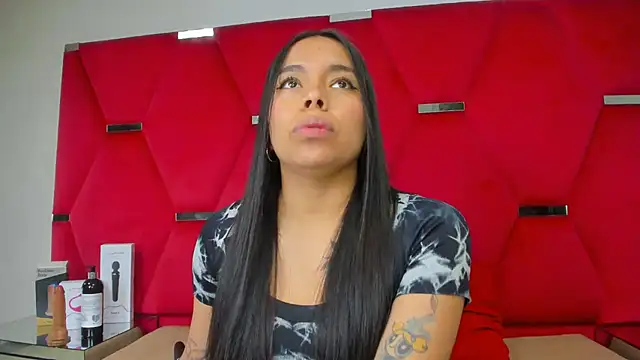 Snapshot of ZoeWan69 chatting on 16, 10, 2025 ZoeWan69 online show from 16, 10, 2025