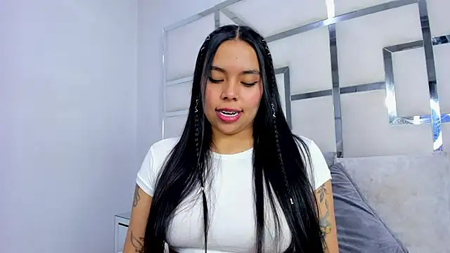 Snapshot of ZoeWan69 chatting on 19, 10, 2025 ZoeWan69 online show from 19, 10, 2025