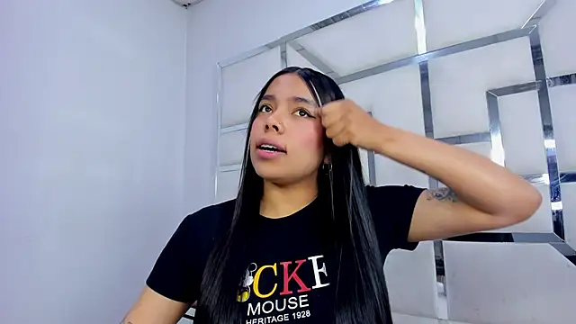 Snapshot of ZoeWan69 chatting on 22, 10, 2025 ZoeWan69 online show from 22, 10, 2025