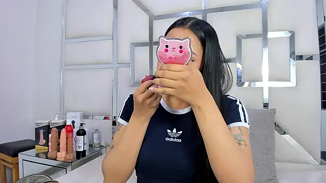 Snapshot of ZoeWan69 chatting on 11, 11, 2025 ZoeWan69 online show from 11, 11, 2025