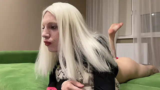 Snapshot of bad_lilyy chatting on 19, 2, 2025 bad lilyy online show from 19, 2, 2025