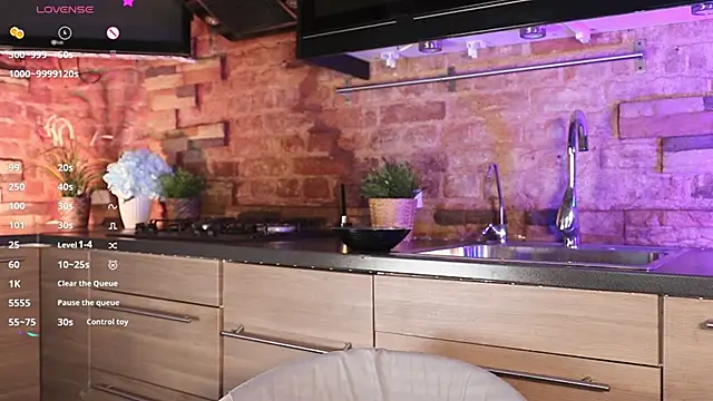 Agatha Mott online show from 2, 3, 2025