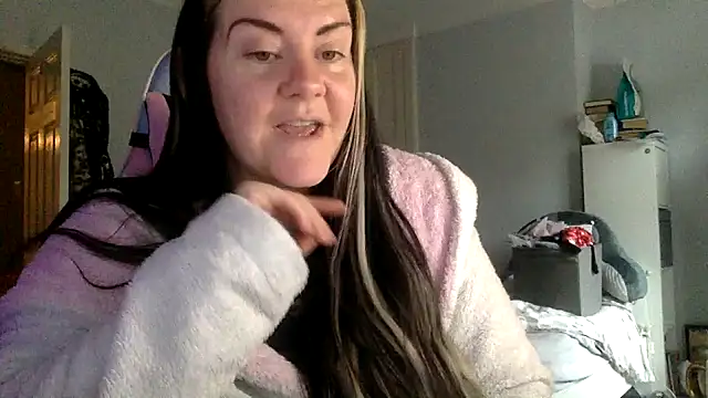 Snapshot of AureliaXOX chatting on 9, 2, 2025 AureliaXOX online show from 9, 2, 2025