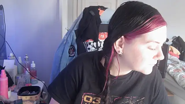 Snapshot of AureliaXOX chatting on 15, 10, 2025 AureliaXOX online show from 15, 10, 2025