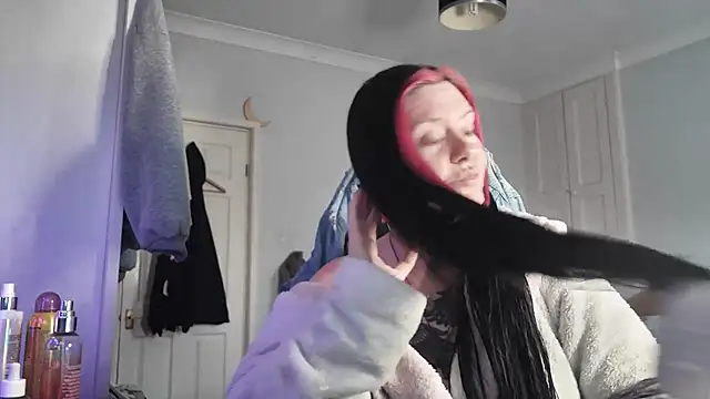 Snapshot of AureliaXOX chatting on 2, 11, 2025 AureliaXOX online show from 2, 11, 2025