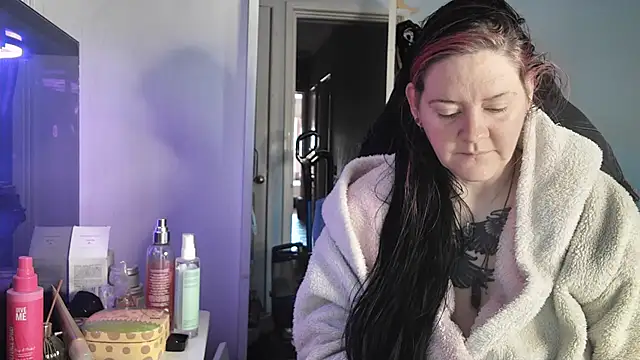 Snapshot of AureliaXOX chatting on 17, 11, 2025 AureliaXOX online show from 17, 11, 2025