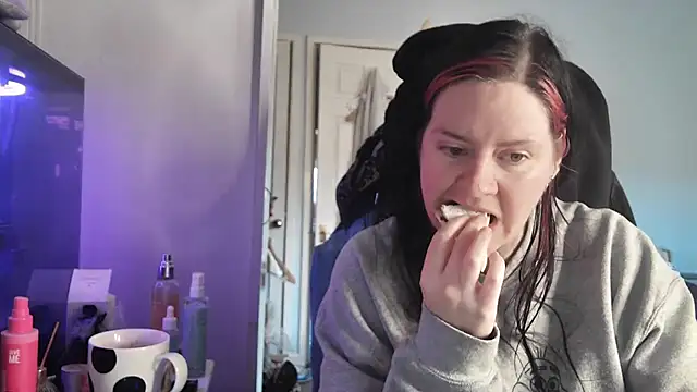 Snapshot of AureliaXOX chatting on 2, 12, 2025 AureliaXOX online show from 2, 12, 2025