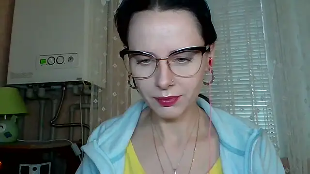 Snapshot of LuminousLady chatting on 9, 10, 2025 LuminousLady online show from 9, 10, 2025