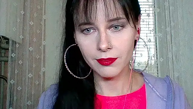 Snapshot of LuminousLady chatting on 10, 10, 2025 LuminousLady online show from 10, 10, 2025