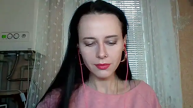 Snapshot of LuminousLady chatting on 11, 10, 2025 LuminousLady online show from 11, 10, 2025