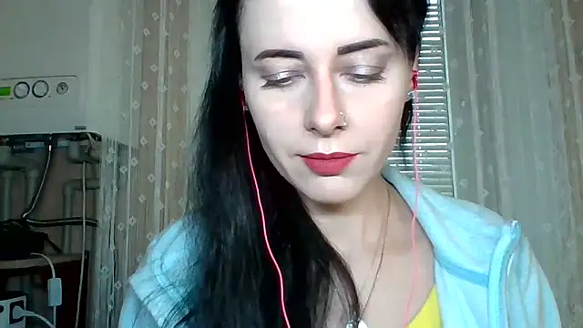 Snapshot of LuminousLady chatting on 20, 10, 2025 LuminousLady online show from 20, 10, 2025