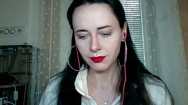 Snapshot of LuminousLady chatting on 23, 10, 2025 LuminousLady online show from 23, 10, 2025