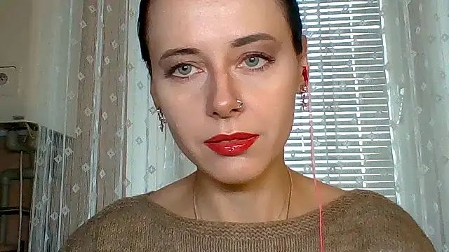 Snapshot of LuminousLady chatting on 30, 10, 2025 LuminousLady online show from 30, 10, 2025