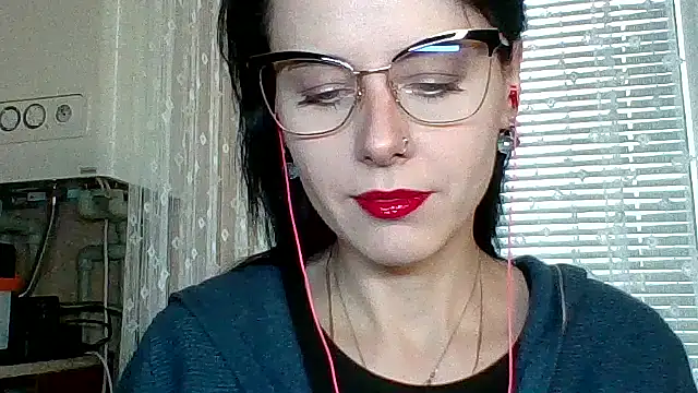 Snapshot of LuminousLady chatting on 5, 11, 2025 LuminousLady online show from 5, 11, 2025