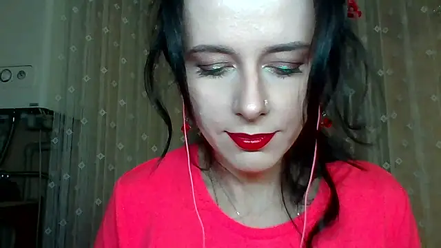 Snapshot of LuminousLady chatting on 13, 12, 2025 LuminousLady online show from 13, 12, 2025