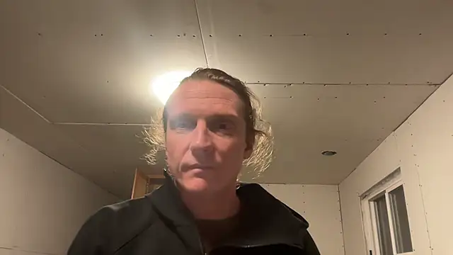 Snapshot of redone8in chatting on 3, 2, 2025 redone8in online show from 3, 2, 2025