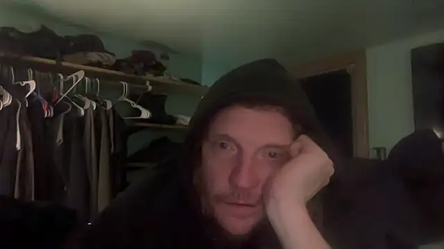 Snapshot of redone8in chatting on 17, 11, 2025 redone8in online show from 17, 11, 2025