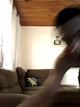 Mineirinho043 online show from 14, 2, 2025