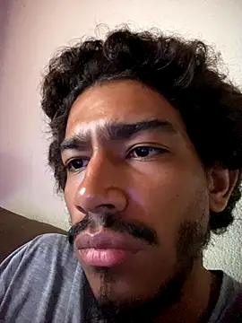 Snapshot of Mineirinho043 chatting on 20, 11, 2025 Mineirinho043 online show from 20, 11, 2025