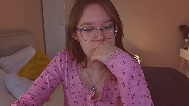 Mia Luw online show from 5, 2, 2026