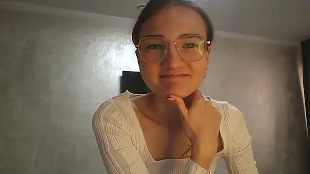 Snapshot of RoyalDessertt chatting on 20, 10, 2025 RoyalDessertt online show from 20, 10, 2025