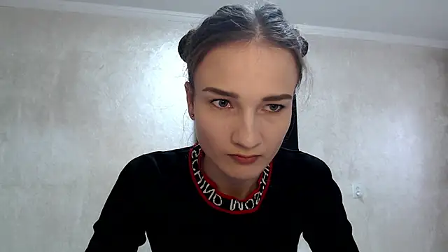 Snapshot of RoyalDessertt chatting on 11, 11, 2025 RoyalDessertt online show from 11, 11, 2025