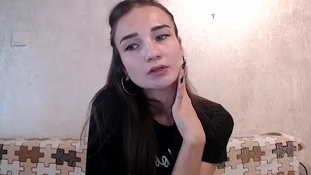 Snapshot of RoyalDessertt chatting on 12, 11, 2025 RoyalDessertt online show from 12, 11, 2025