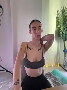 Snapshot of Celine_Roxelle chatting on 13, 11, 2025 Celine Roxelle online show from 13, 11, 2025