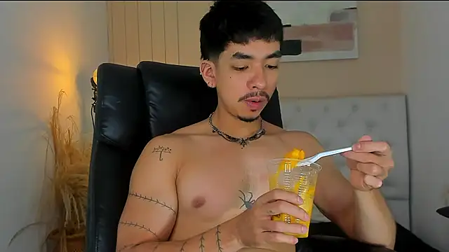 Snapshot of ISAAC_CRYSTON chatting on 10, 2, 2026 ISAAC CRYSTON online show from 10, 2, 2026