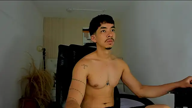 Snapshot of ISAAC_CRYSTON chatting on 16, 2, 2026 ISAAC CRYSTON online show from 16, 2, 2026