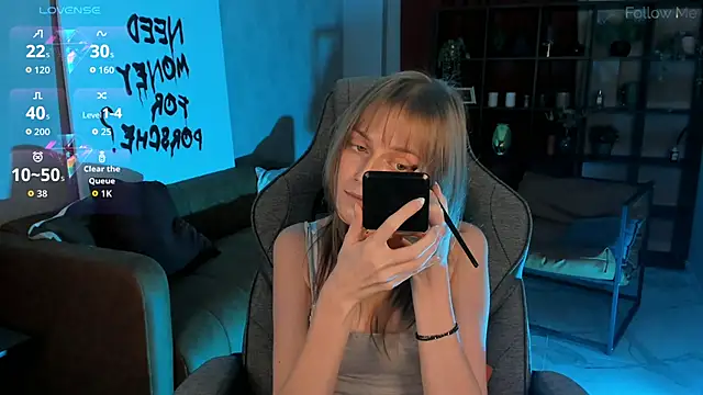 KiraMontoya online show from 4, 11, 2025