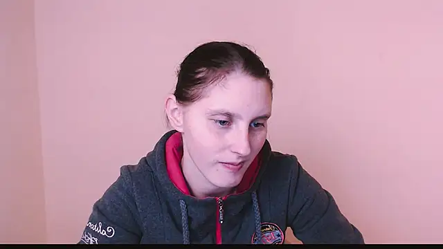 AdrianaRich  online show from 18, 2, 2025