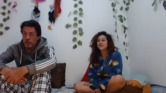 jeans and emma online show from 7, 3, 2025