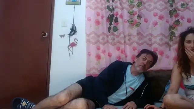 jeans and emma online show from 15, 3, 2025