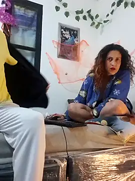 jeans and emma online show from 27, 10, 2025