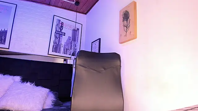 tylla  online show from 20, 12, 2025