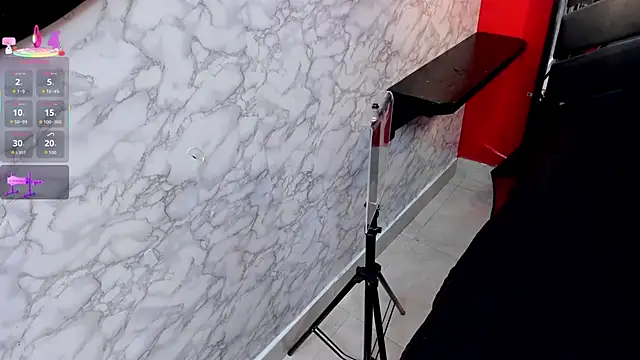 IVISBOUNCYASS online show from 11, 11, 2025