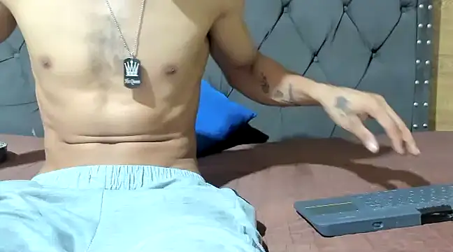 Snapshot of guyeifmaxiro chatting on 24, 2, 2025 guyeifmaxiro online show from 24, 2, 2025