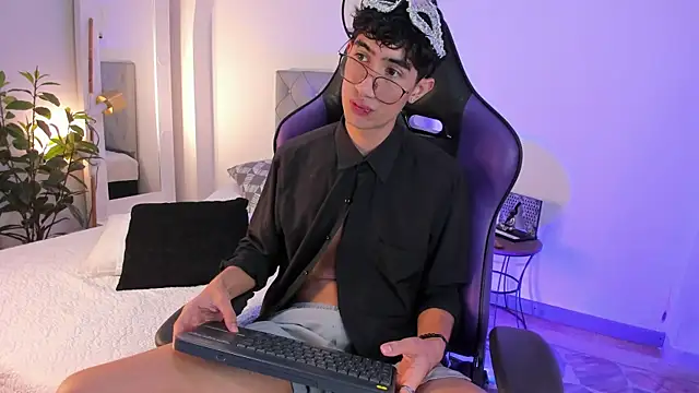 NovaaWheler online show from 7, 2, 2025