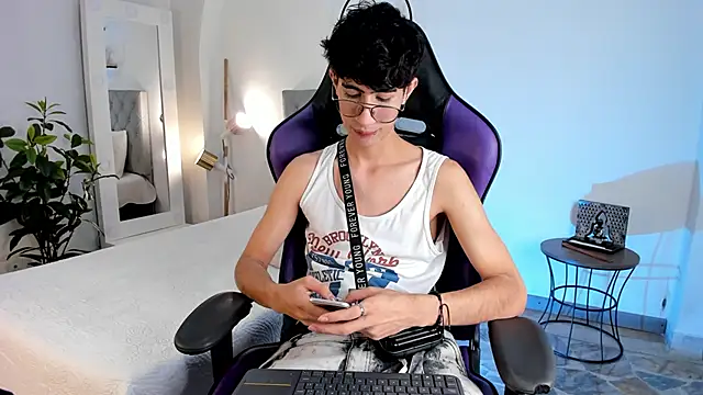 NovaaWheler online show from 15, 2, 2025