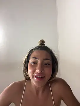 Snapshot of BonyBon29 chatting on 13, 2, 2025 BonyBon29 online show from 13, 2, 2025