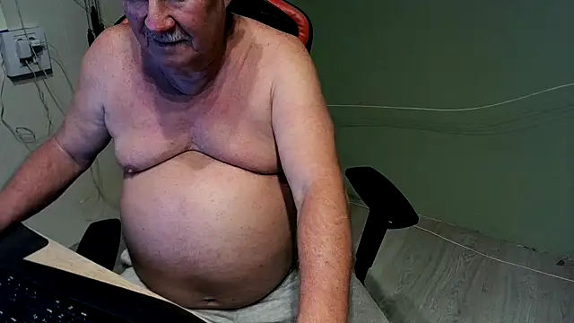 Snapshot of barenfan chatting on 7, 3, 2025 barenfan online show from 7, 3, 2025